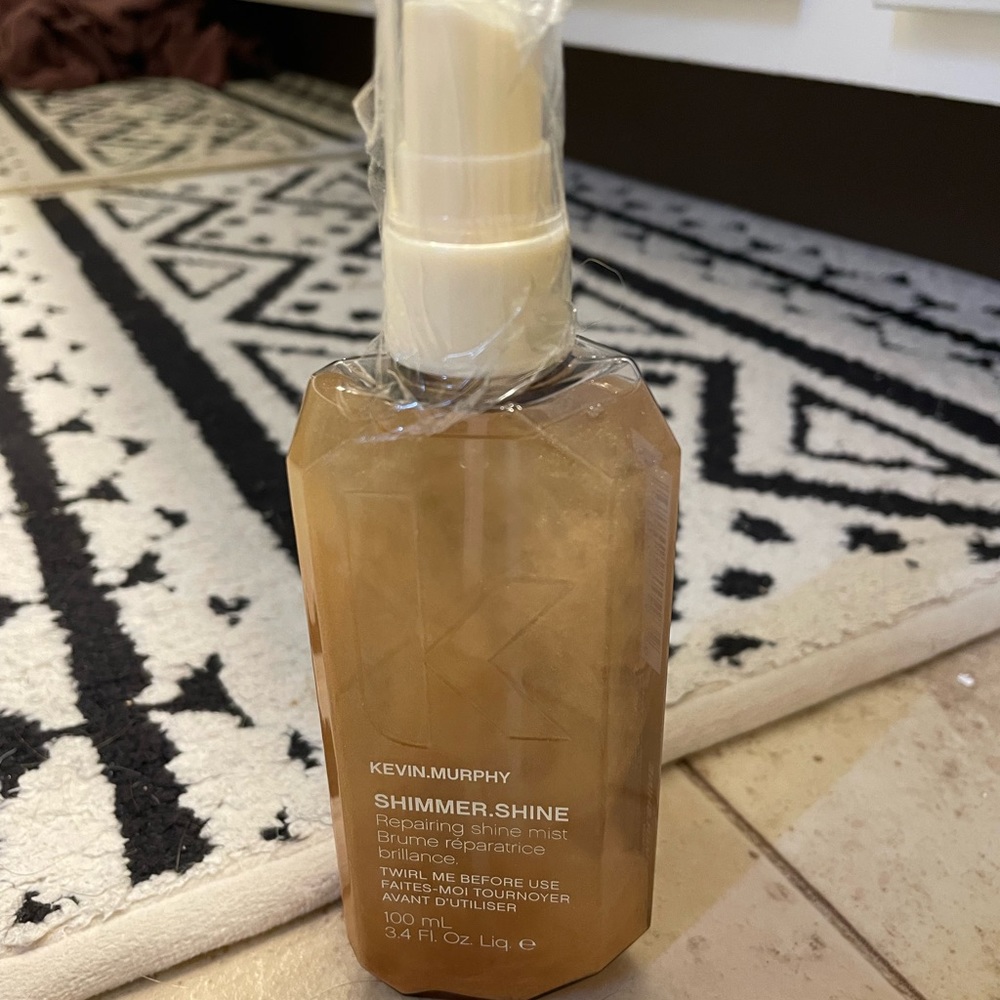 Kevin Murphy repairing shine mist
